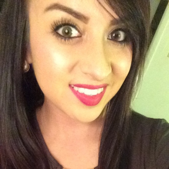 Meet your Posher, Lizbeth - Picture 2 of 2